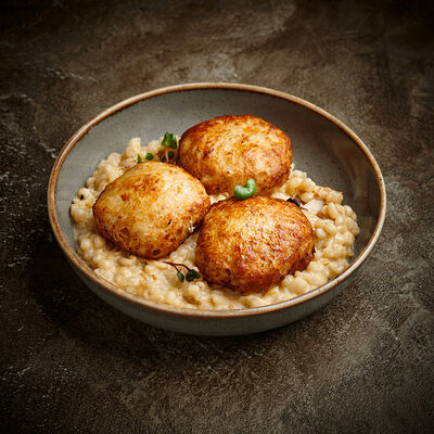 Котлеты из индейки с перлотто и грибами в Корчма по цене 670 ₽