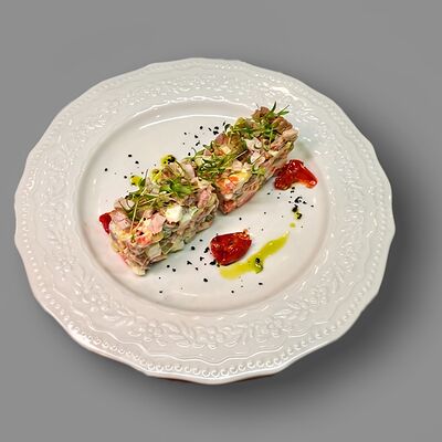 Оливье с бужениной в Мёд и Масло по цене 536 ₽