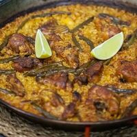 Паэлья мясная в Cavina