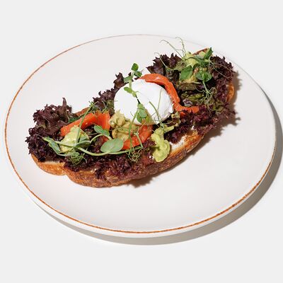 Тост с подкопчённым лососем, яйцом пашот, гуакамоле, цитрусовым сыромв Эхо по цене 850 ₽