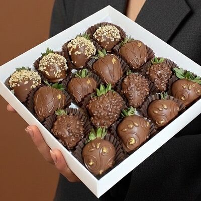 Клубника в шоколаде Loft (16-20 шт.) в Luna-Клубника в шоколаде по цене 4990 ₽