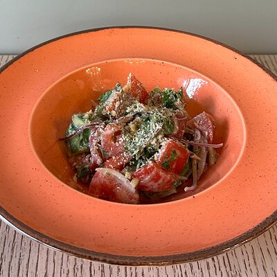 Салат Грузинский в Да хинкали! по цене 450 ₽