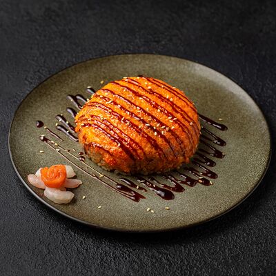 Запечённый спешл под соусом в Суши Boom по цене 562 ₽