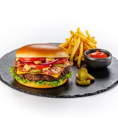 Фирменный бургер в The Brasserie по цене 1420 ₽