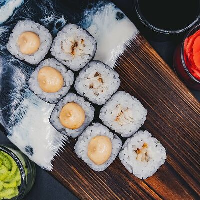 Ролл спайси угорь в Sushi Time по цене 575 ₽