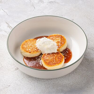 Сырники с соленой и взрывной карамелью в Шоколадница по цене 450 ₽