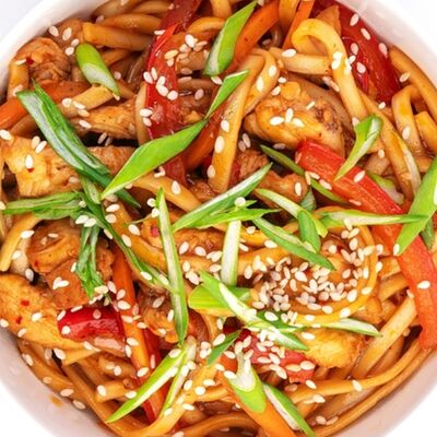 Удон с курицей в Wok&Roll по цене 411 ₽