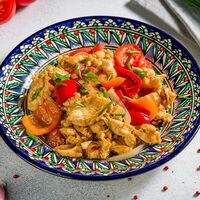 Курица по-уйгурски с овощами в Чайхана Узбекская Кухня