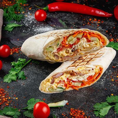 Шаурма с морковьюв Шаурма на углях Мауш по цене 460 ₽