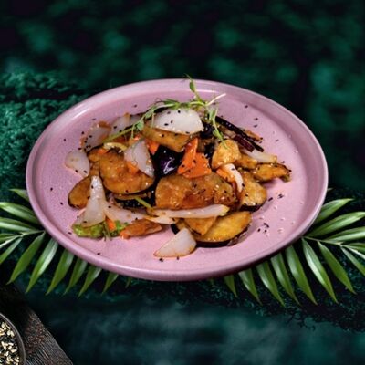 Баклажаны в кисло-сладком соусе в LAOBAN по цене 1030 ₽