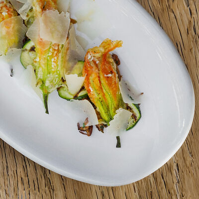 Цветы цукини, лисички в Loro по цене 1590 ₽