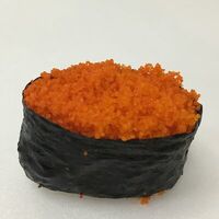 Гункан с оранжевой масаго в Sushi & Shef