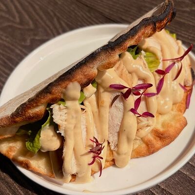 Сэндвич с куриным филев Albert coffee по цене 440 ₽