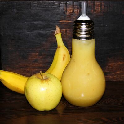 Яблочно-банановый фреш в Шашлыки & Пироги по цене 270 ₽