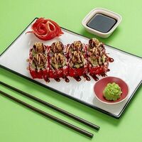 Креветки в спайси-соусе Эби люкс-ролл в SAKURA SUSHI PREMIUM