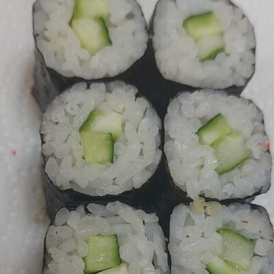 Ролл Огурец в Sushi vrn по цене 120 ₽