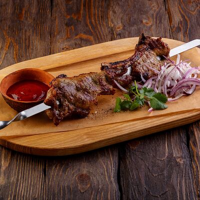 Шашлык из свиной корейки в У Ханумы по цене 660 ₽