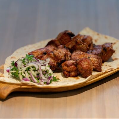 Шашлык из cвинoй шеи в Наш Лаваш по цене 680 ₽