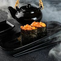 Гункан с лососем в Fish
