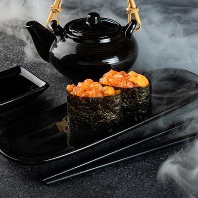 Гункан с лососем в Fish по цене 520 ₽