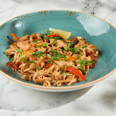 Вок c курицей в Теплые края-уголок Италии по цене 495 ₽