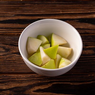 Яблоко 100 гр в Luciano по цене 190 ₽