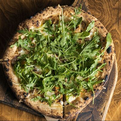 Пицца Грибная в Траттория медичи по цене 990 ₽