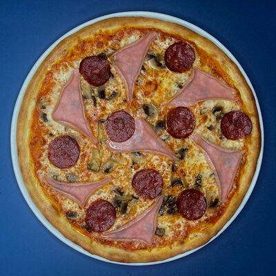 Пицца классика в Премьер Министр по цене 725 ₽