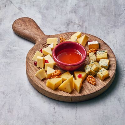 Ассорти не грузинских сыровв Мамука по цене 710 ₽