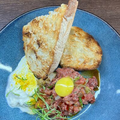 Тартар из говядины со страчателлой в Duran Bar & Grill по цене 556