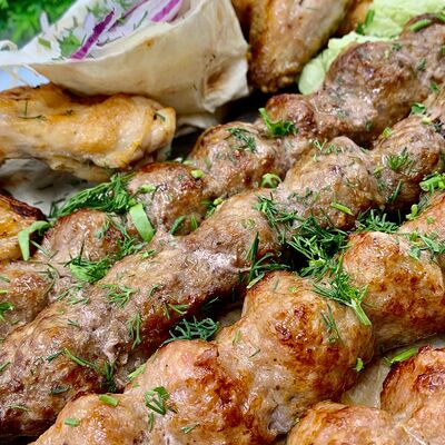 Люля-кебаб из свинины в лаваше в Шашлычная на бульваре по цене 330 ₽