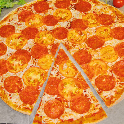 Пицца Пепперони на тонком тестев Хомячок по цене 580 ₽