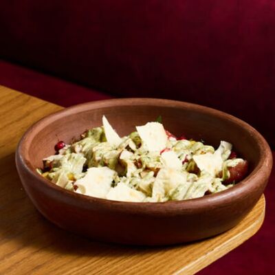 С шашлыком из цыплёнка и грузинским майо в NANA Pirveli по цене 750 ₽