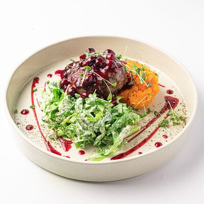 Бифштекс с запечённым бататом в Финнеганс Вейк по цене 990 ₽