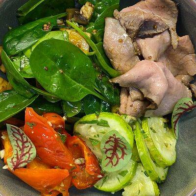 С ростбифом и запечеными овощами в Багратиони по цене 990 ₽