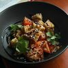 Теплый салат с Хрустящими Баклажанами и Томатами в Corner Local Pub по цене 650