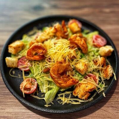 Салат Цезарь с креветкой в Гастропаб Ёж по цене 780 ₽