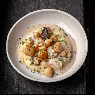 Гребешки, трюфель и белые грибы в Техникум по цене 1150 ₽