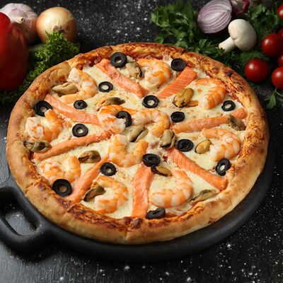 Пицца Морской бум 38 см в Loca Pizza по цене 1900 ₽