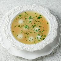 Куриный супчик с фрикадельками из филе цыпленка в Рестобар Публика