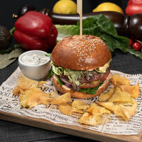 Бургер Паб с говяжьей котлетой в Британника