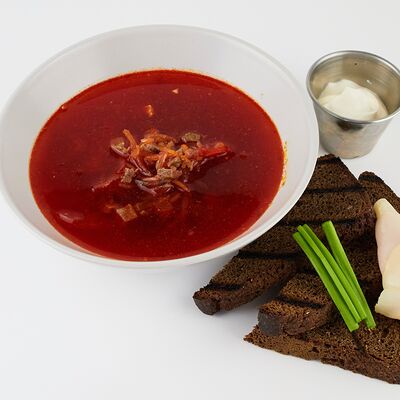 Борщ с говядиной в Нью-Йорк пицца и гриль по цене 390 ₽