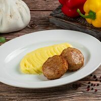 Куриные котлетки с пюре в Добрые Времена