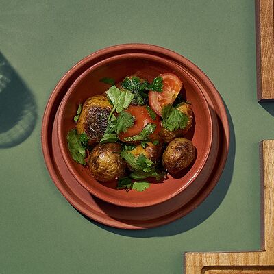 Жареный картофель с кинзой в Хачапури и вино по цене 121 ₽