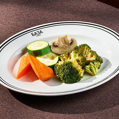 Овощи на пару в База по цене 400 ₽