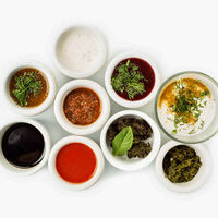 Соус из мацони с чесноком в Мушмула