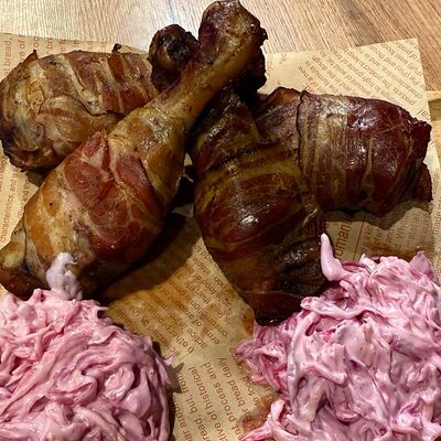Куриные ножки BBQ в беконе в Sushimi по цене 1090 ₽