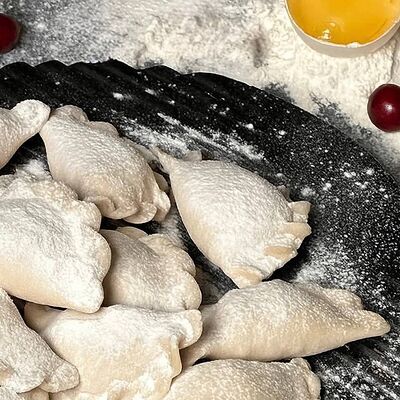 Вареники с творогом в Urartu по цене 500 ₽