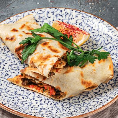 Лахмаджун с мясом в Айва по цене 520 ₽