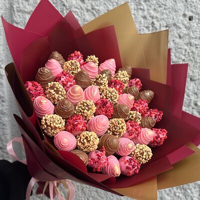 Букет клубники 700 г в Yam Flowers по цене 4650 ₽